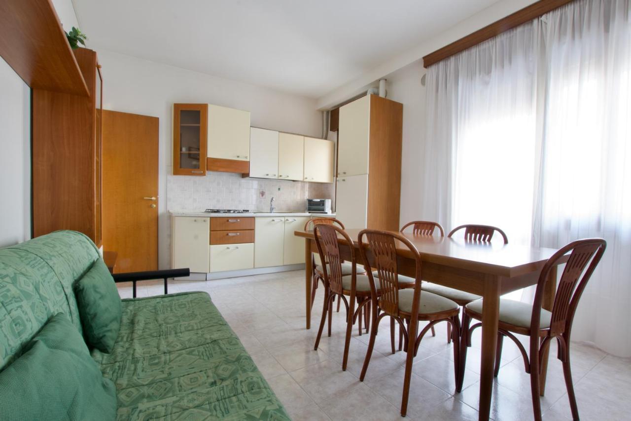 Residence Madrid Jesolo Extérieur photo