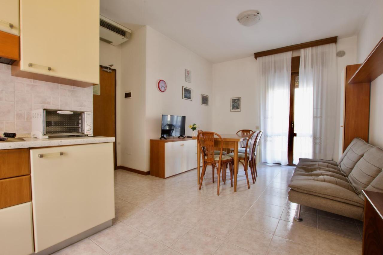 Residence Madrid Jesolo Extérieur photo